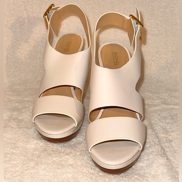 KORS Michael Kors Shoes - MICHAEL KORS
Carla Platform